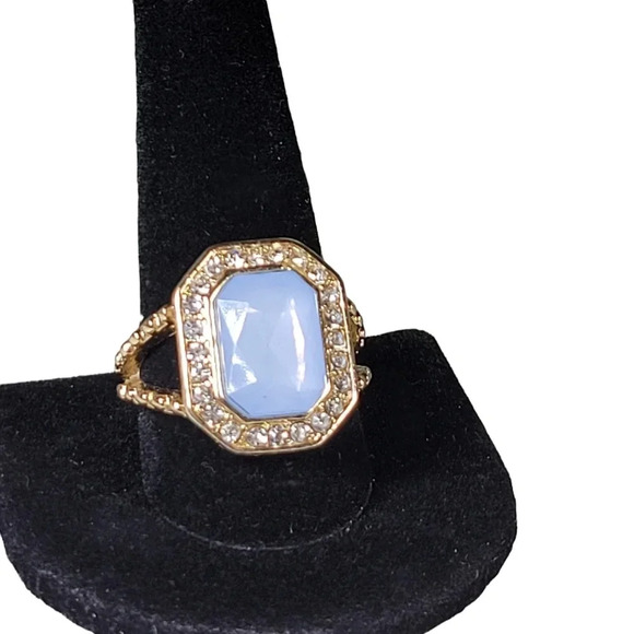 Statement Cocktail Ring Sz 11.25 Large Pale Blue Emerald Cut Rhinestone … - Picture 3 of 10